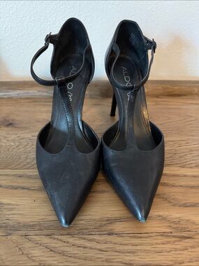 Aldo Black Leather Pointed T-Strap High Heels 7.5